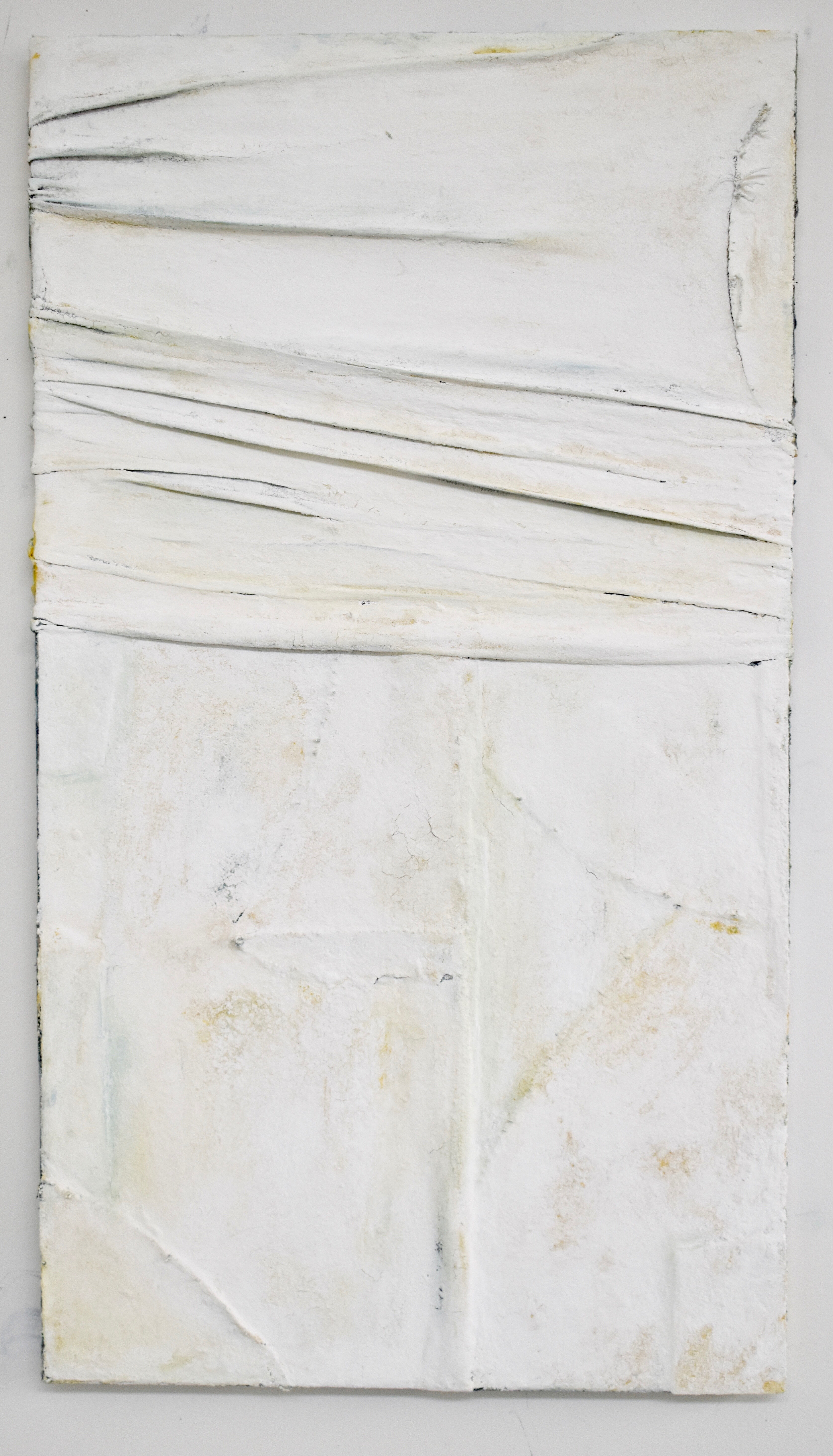 5.White Pull  Wrap II, 2018, Fabric & Mixed media on canvas, 92cmx51cm.